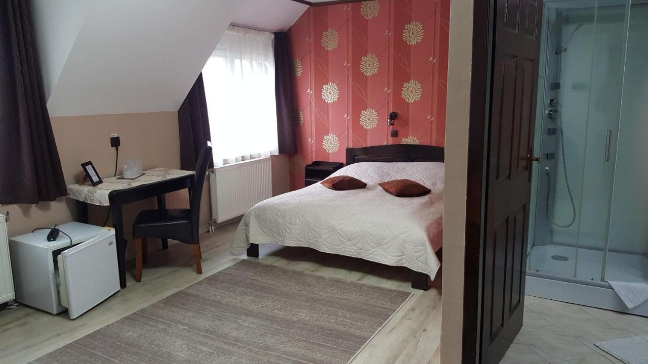 Siesta Pension Csíkszereda Kültér fotó